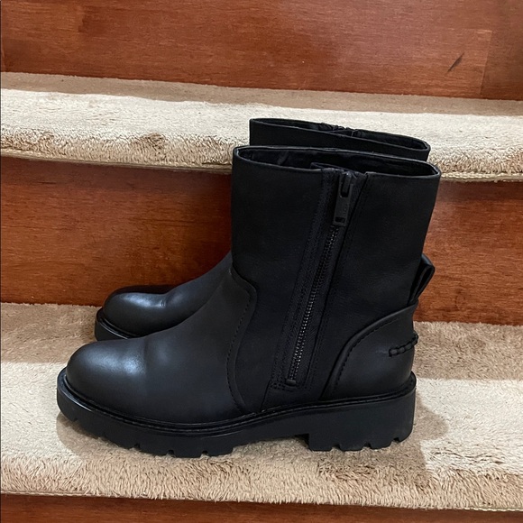 Authentic UGG Australia Leather Black Combat Boots Women SZ 8 Like New - Picture 4 of 11